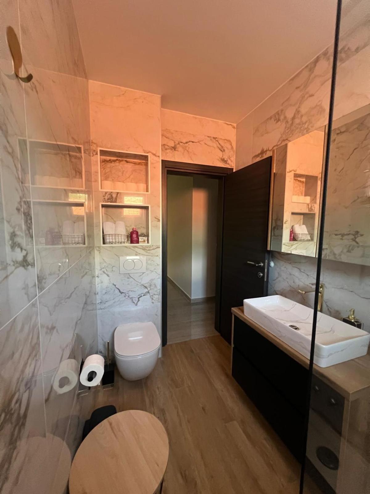 Apartmani Karla Paklenica Starigrad Paklenica Exterior foto