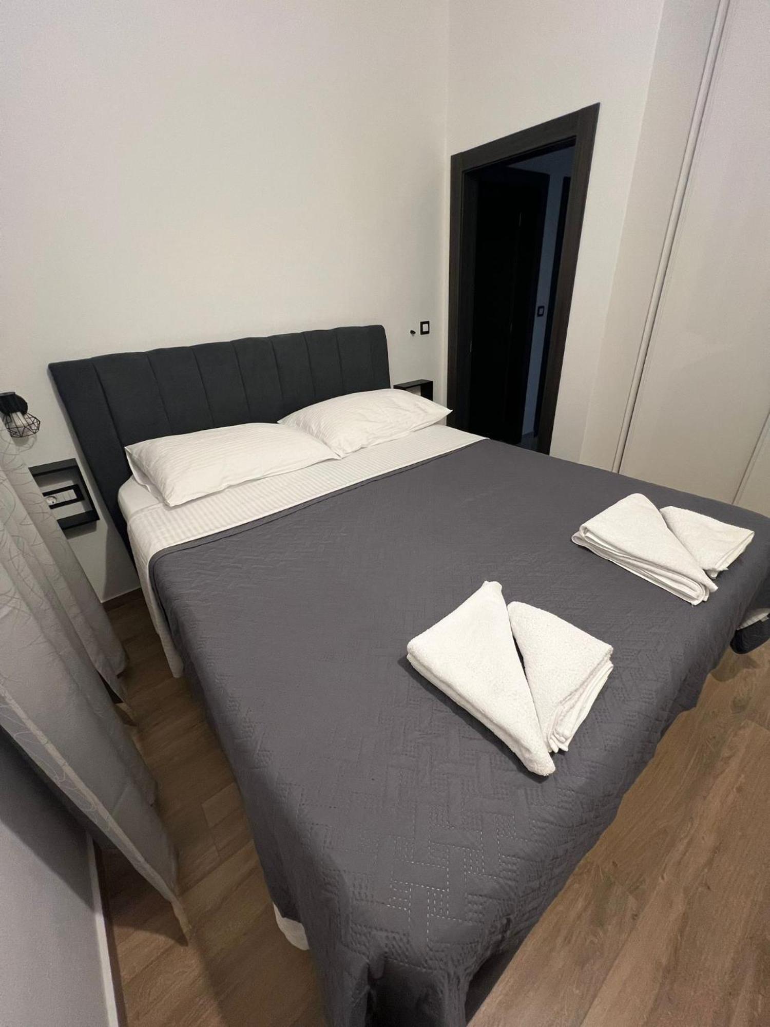 Apartmani Karla Paklenica Starigrad Paklenica Exterior foto