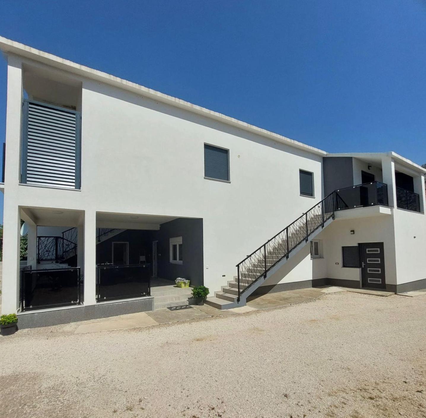 Apartmani Karla Paklenica Starigrad Paklenica Exterior foto