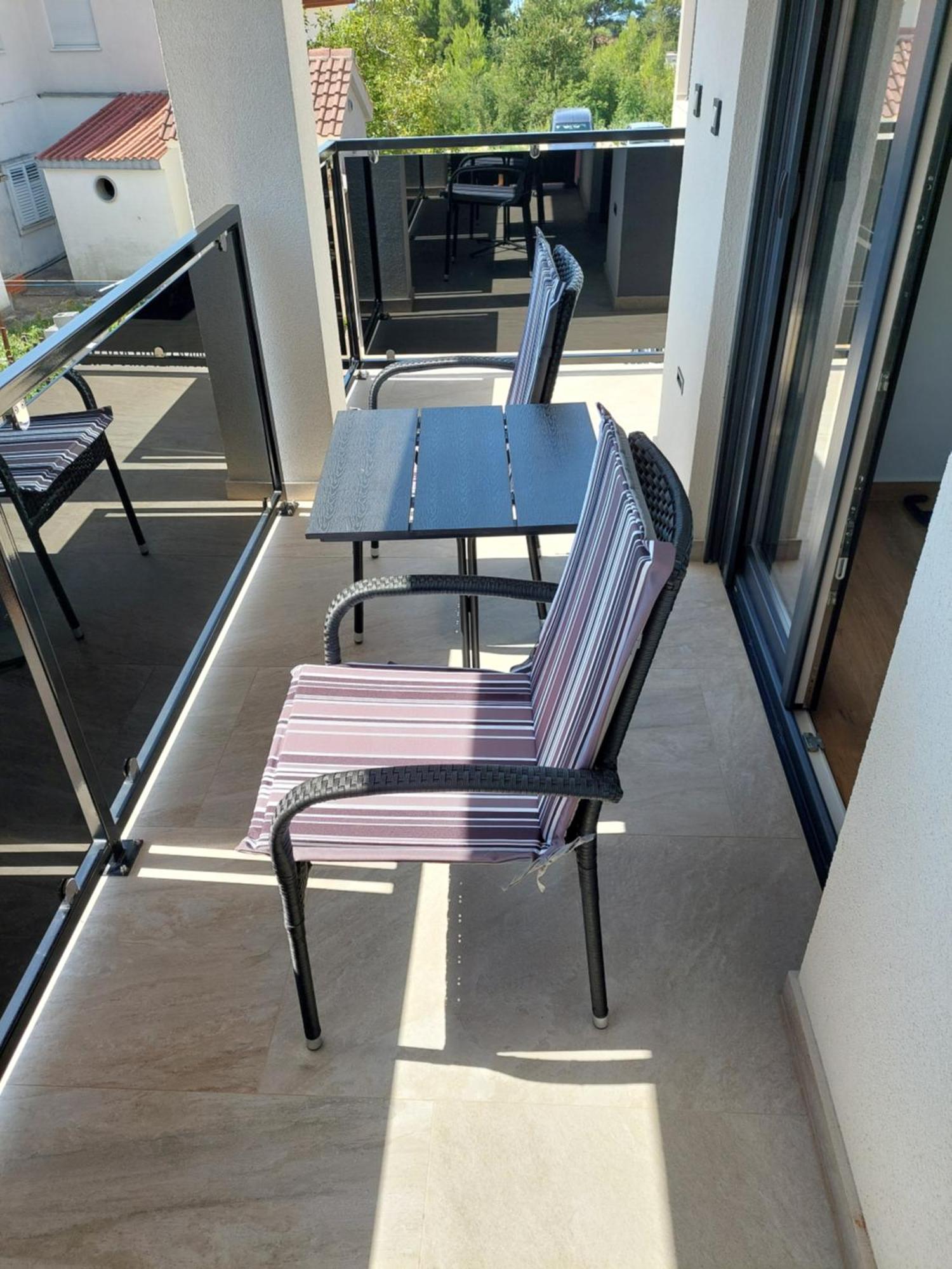 Apartmani Karla Paklenica Starigrad Paklenica Exterior foto