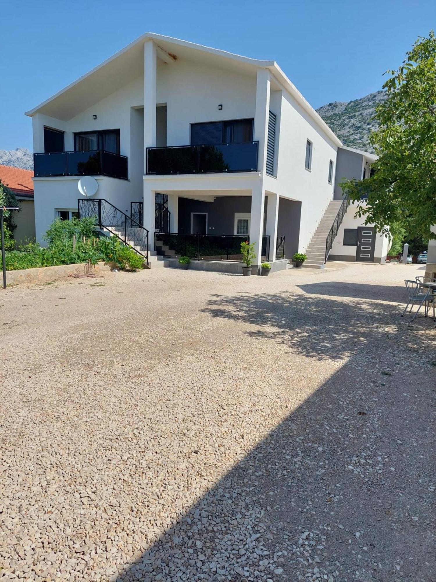 Apartmani Karla Paklenica Starigrad Paklenica Exterior foto