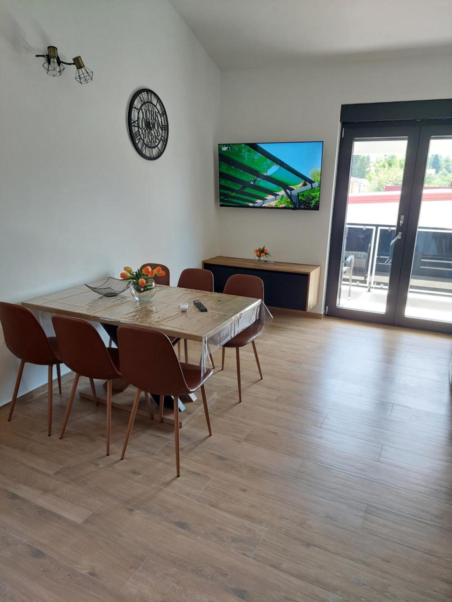 Apartmani Karla Paklenica Starigrad Paklenica Exterior foto