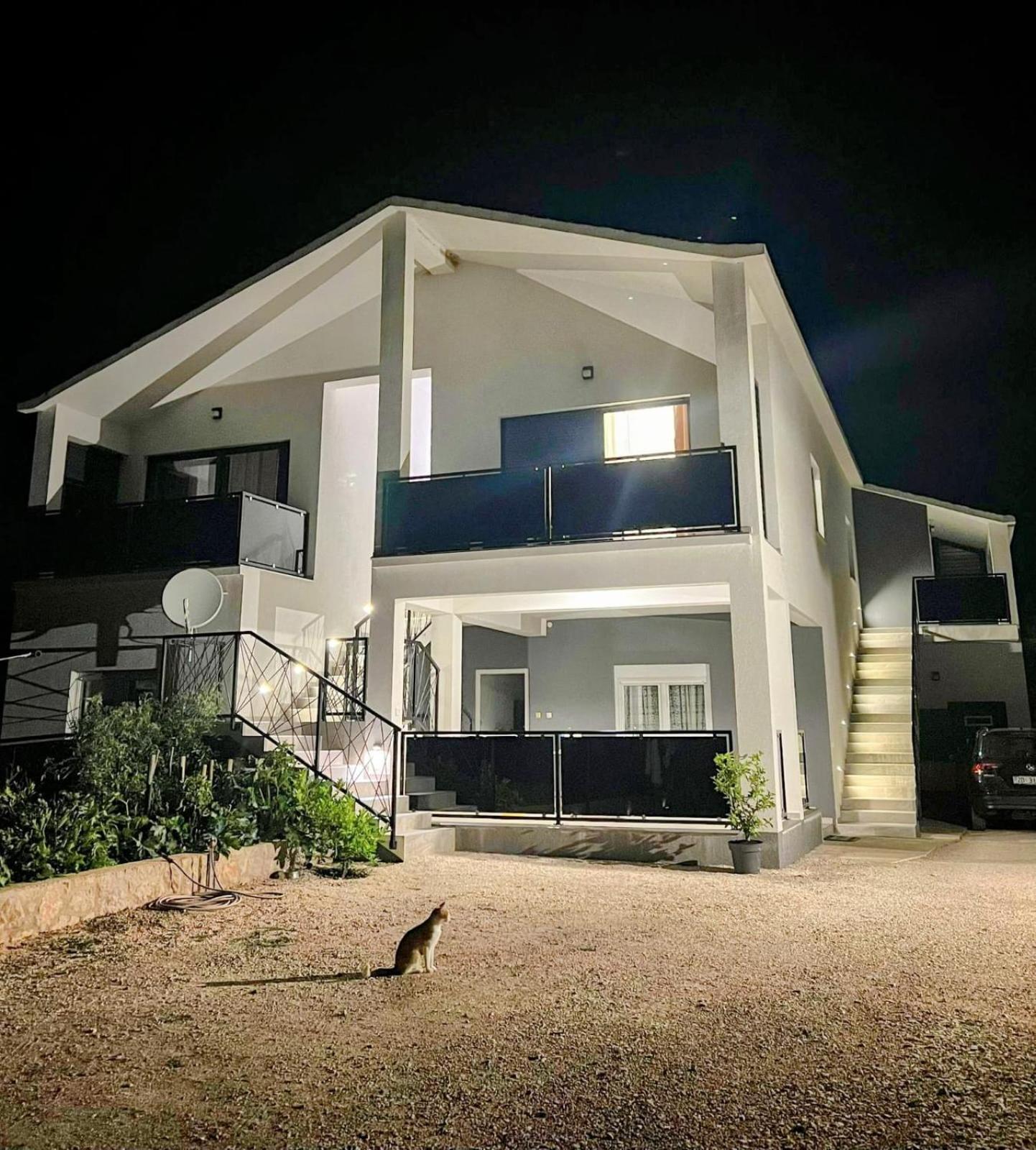 Apartmani Karla Paklenica Starigrad Paklenica Exterior foto