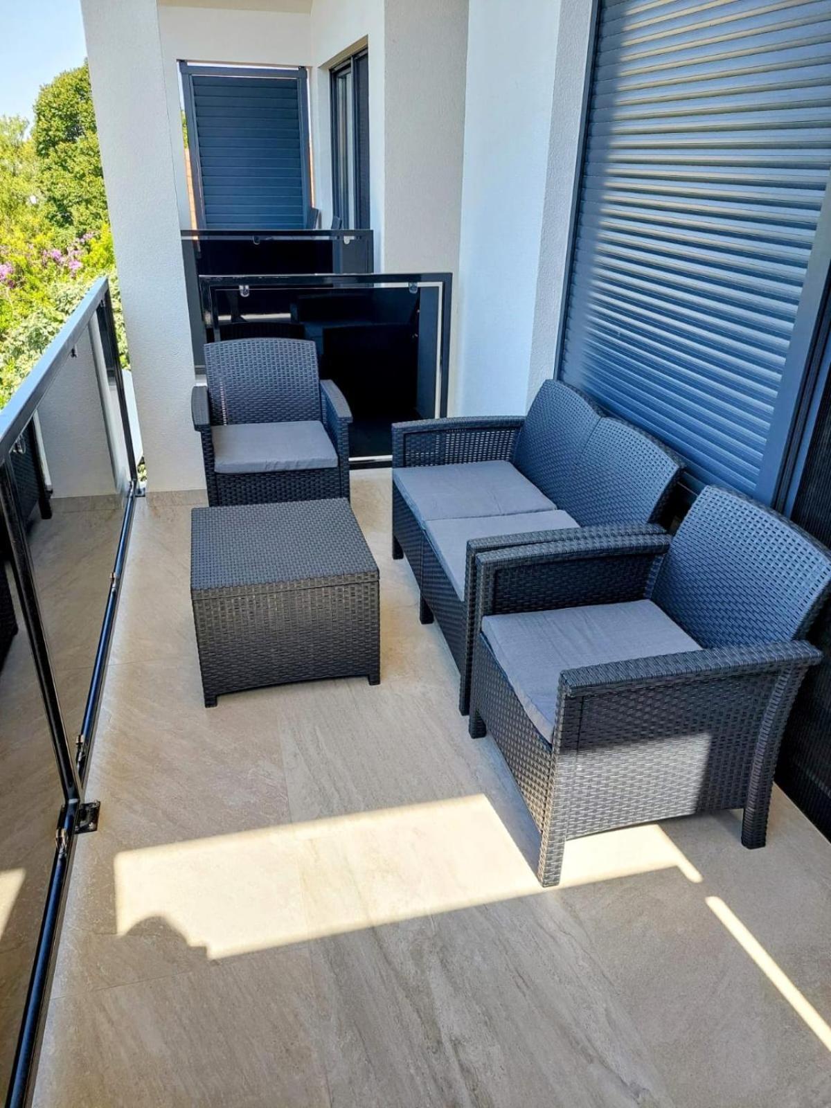 Apartmani Karla Paklenica Starigrad Paklenica Exterior foto